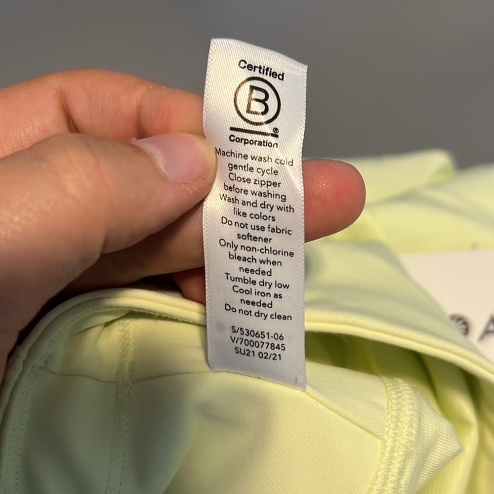 New With Tags Athleta 3X Neon Run With It 3.5” Athletic Shorts - Picture 15 of 15